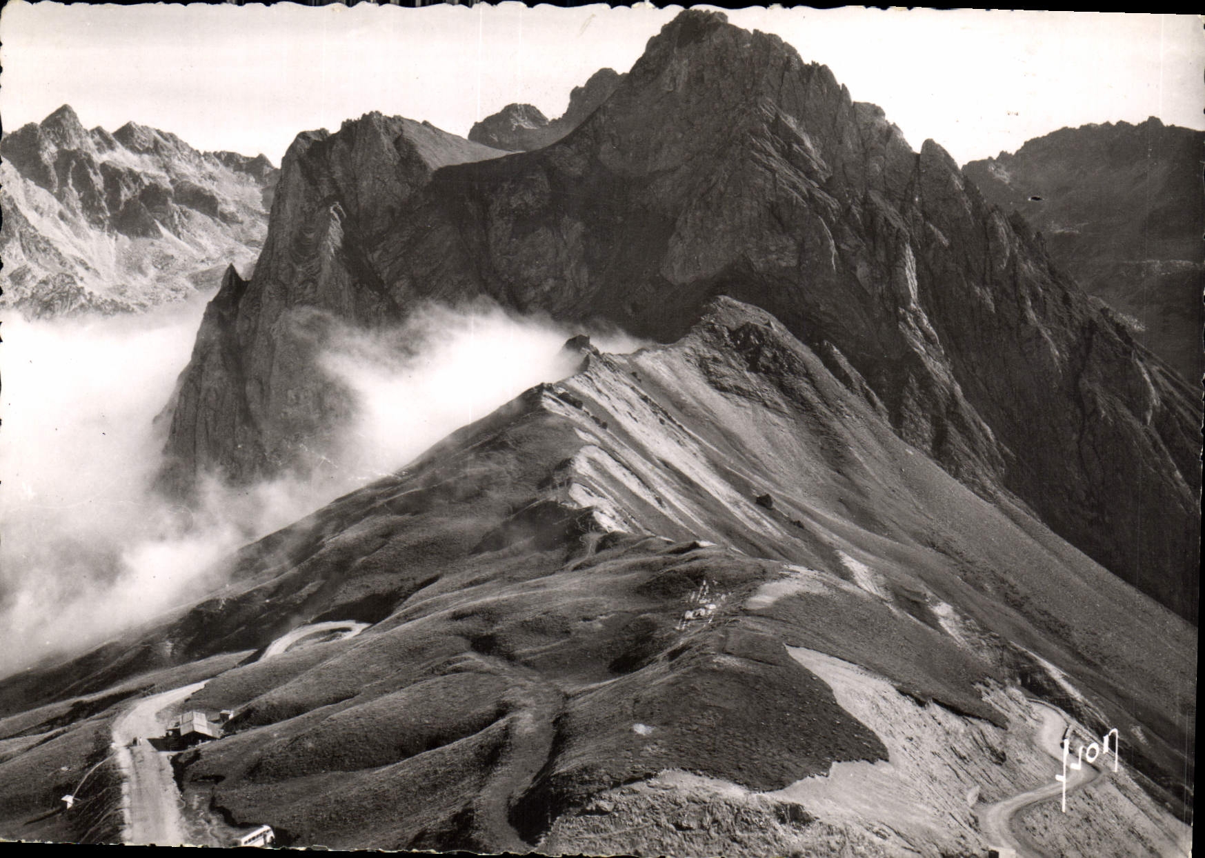CPM Le Tourmalet Hautes Pyrenees Les deaux versants
