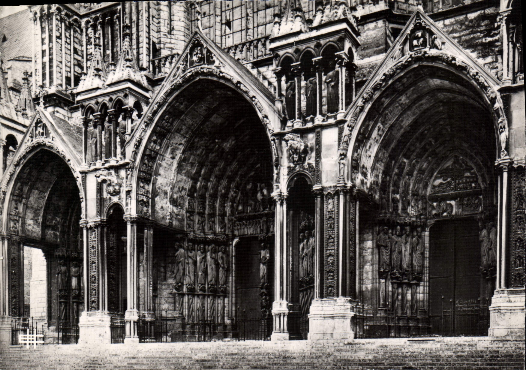CPM Cathedrale de Chartres Portail Sud
