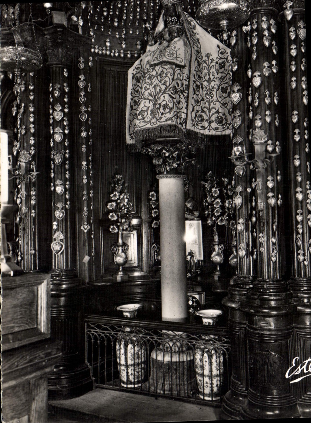 CPM La Cathedrale de Chartres La Vierge du Pilier 