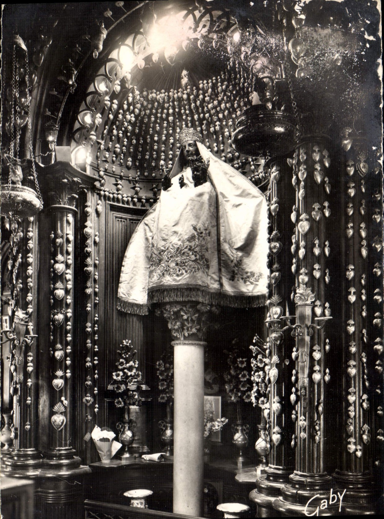 CPM Chartres E et L La Cathedrale La Vierge du Pilier