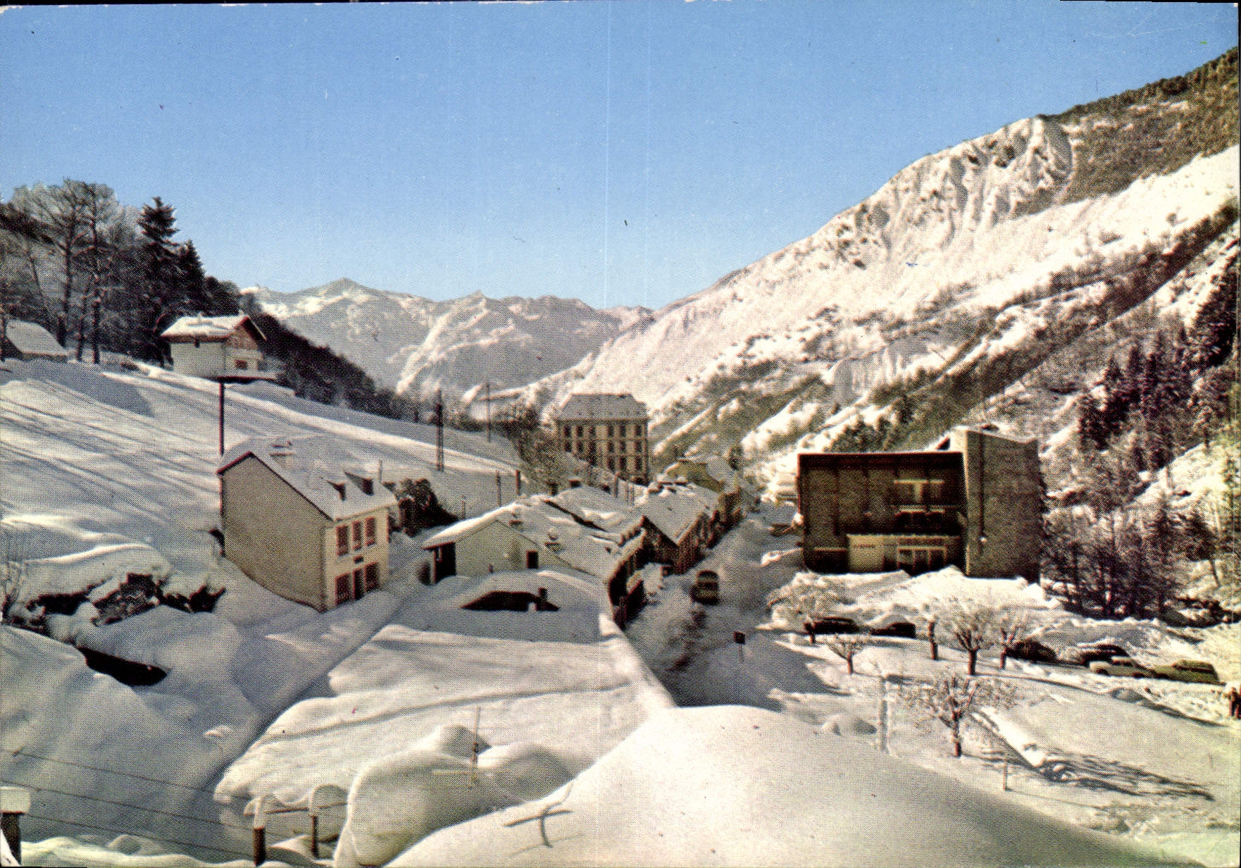 CPM Bareges HP LUCPM le Casino et le Vallee de Luz