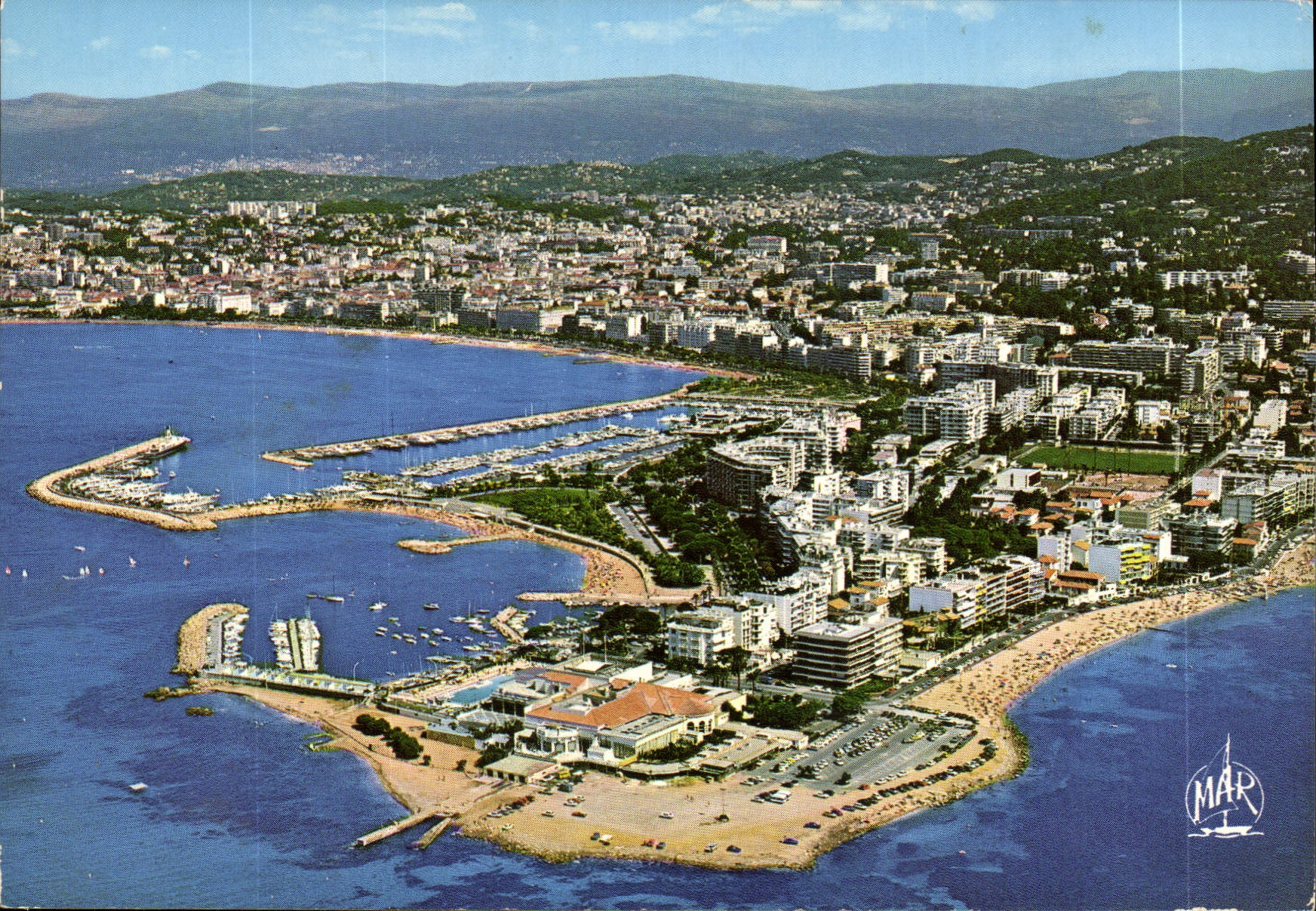 CPM Cannes Vue aerienne au premier plan le Casino