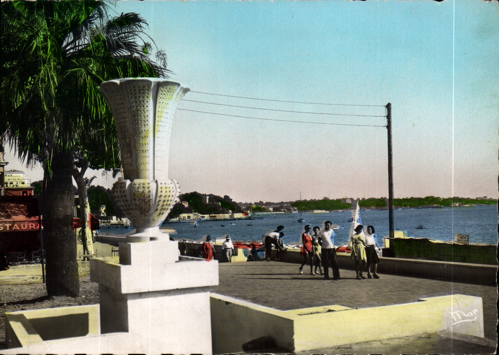 CPM Juan les Pins Un coin de la Promenade 