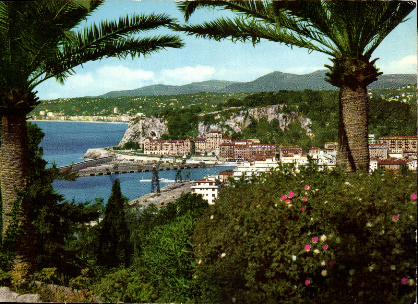 CPM Cote d'Azur Nice Vue generale sur la ville et le port 