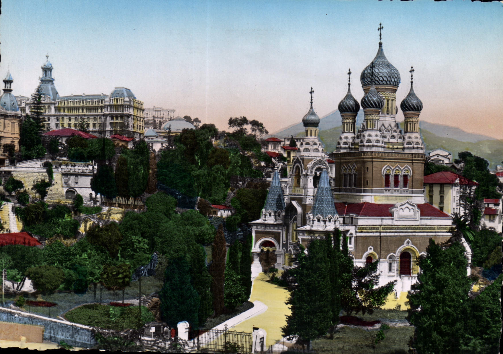 CPM La Cote d'Azur Nice L'Eglise Russe et le Lycee du Parc Imperial Russie Russia