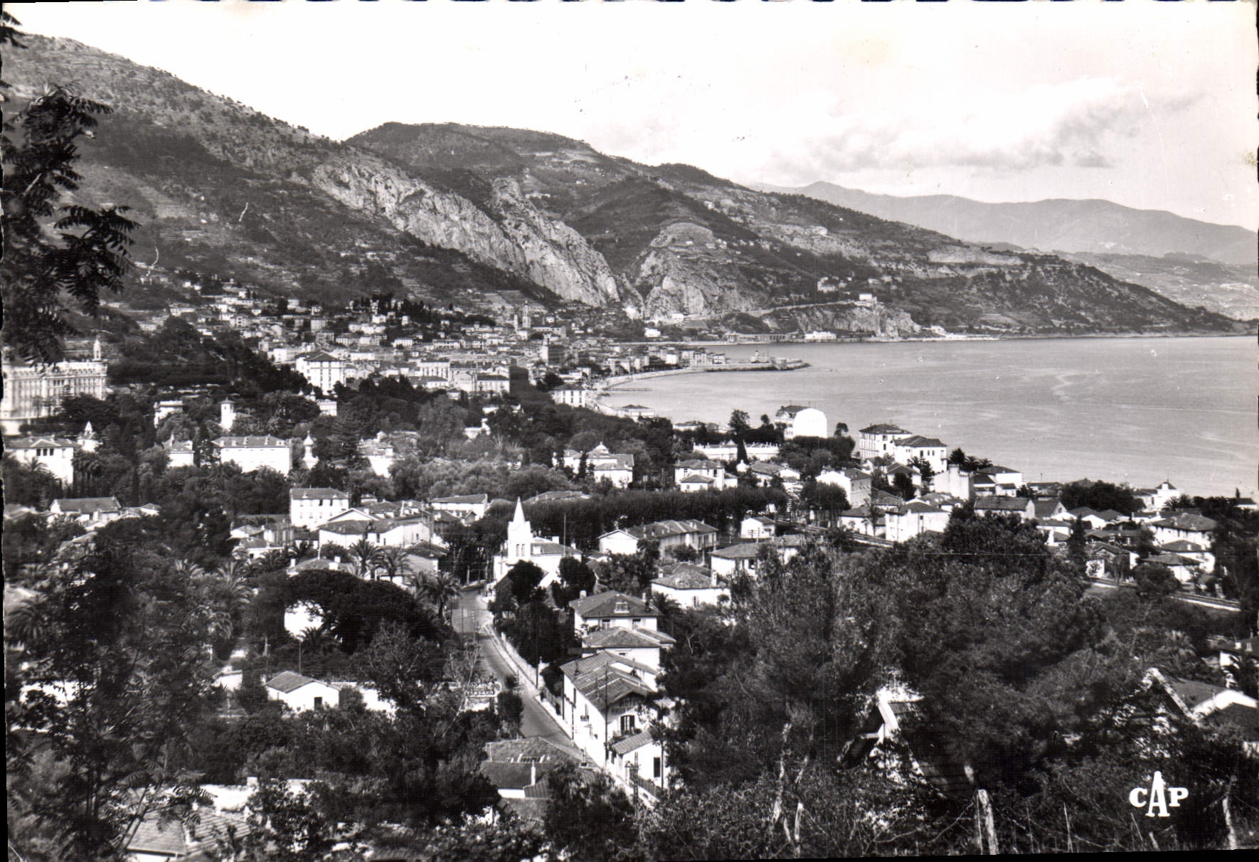 CPM Menton Panorama sur la Ville et Quartier Carnoles