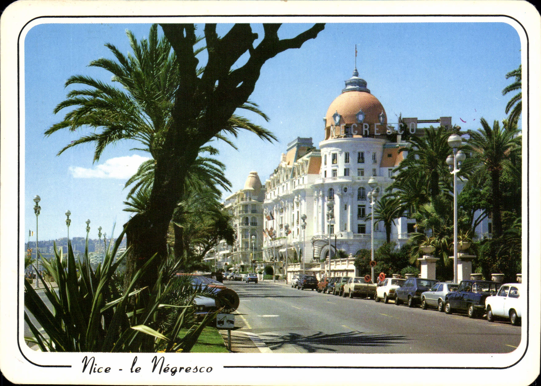 CPM Nice Alpes Maritimes Le Negresco et la Promenade des Anglais