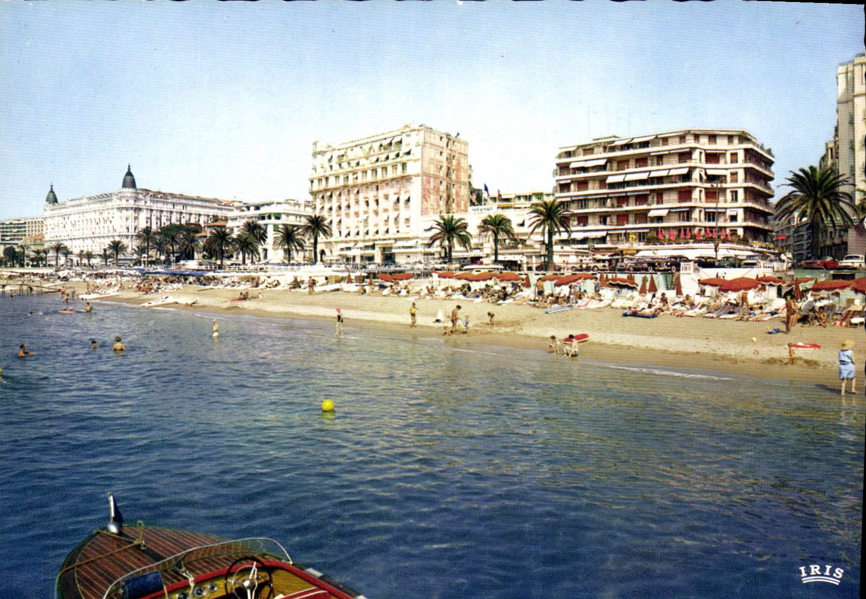CPM Cannes Les Hotels les immeubles de la Croisette 