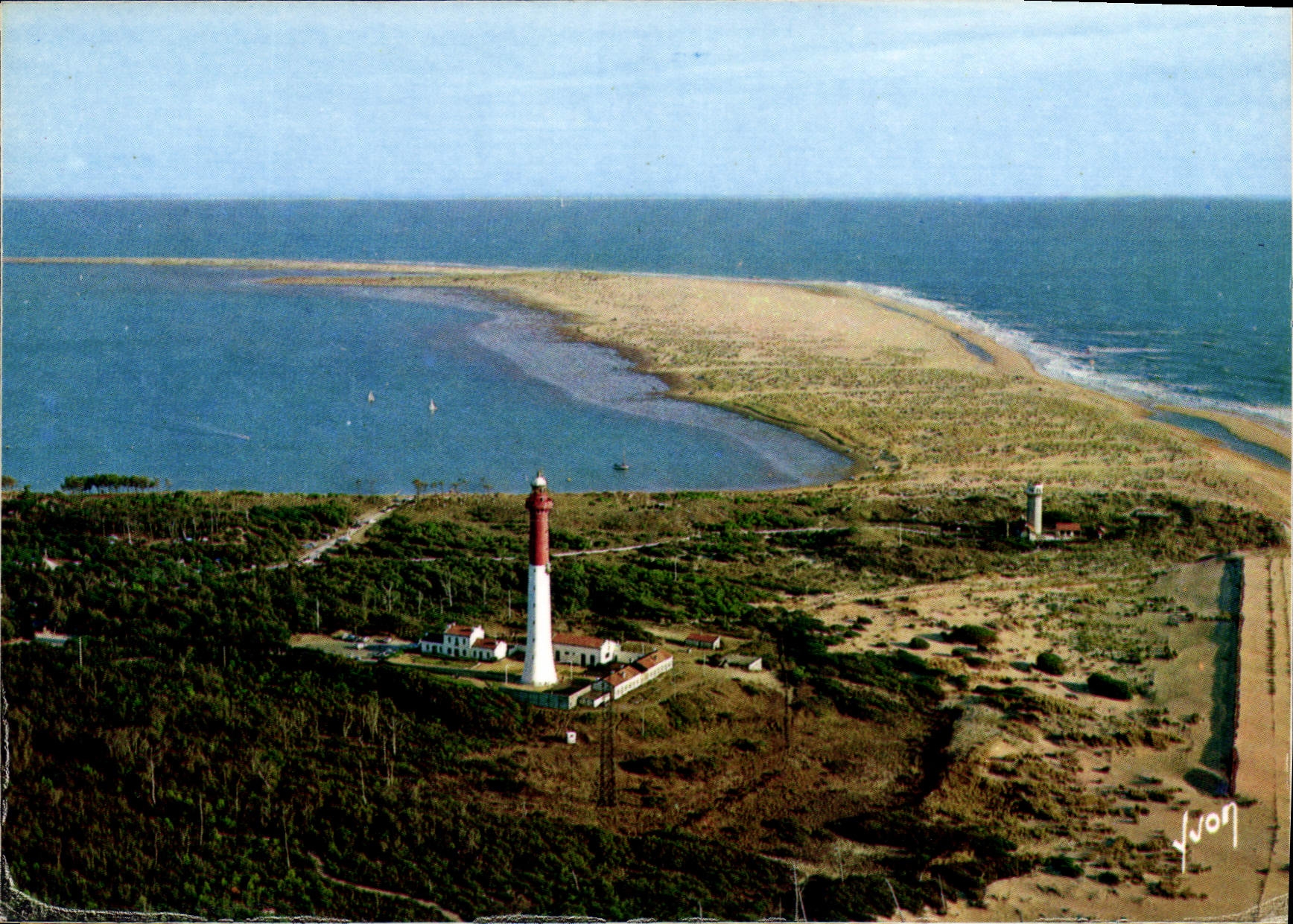 CPM La Cote de Beaute Charente Maritime Le Phare et l'anse de la Coubre