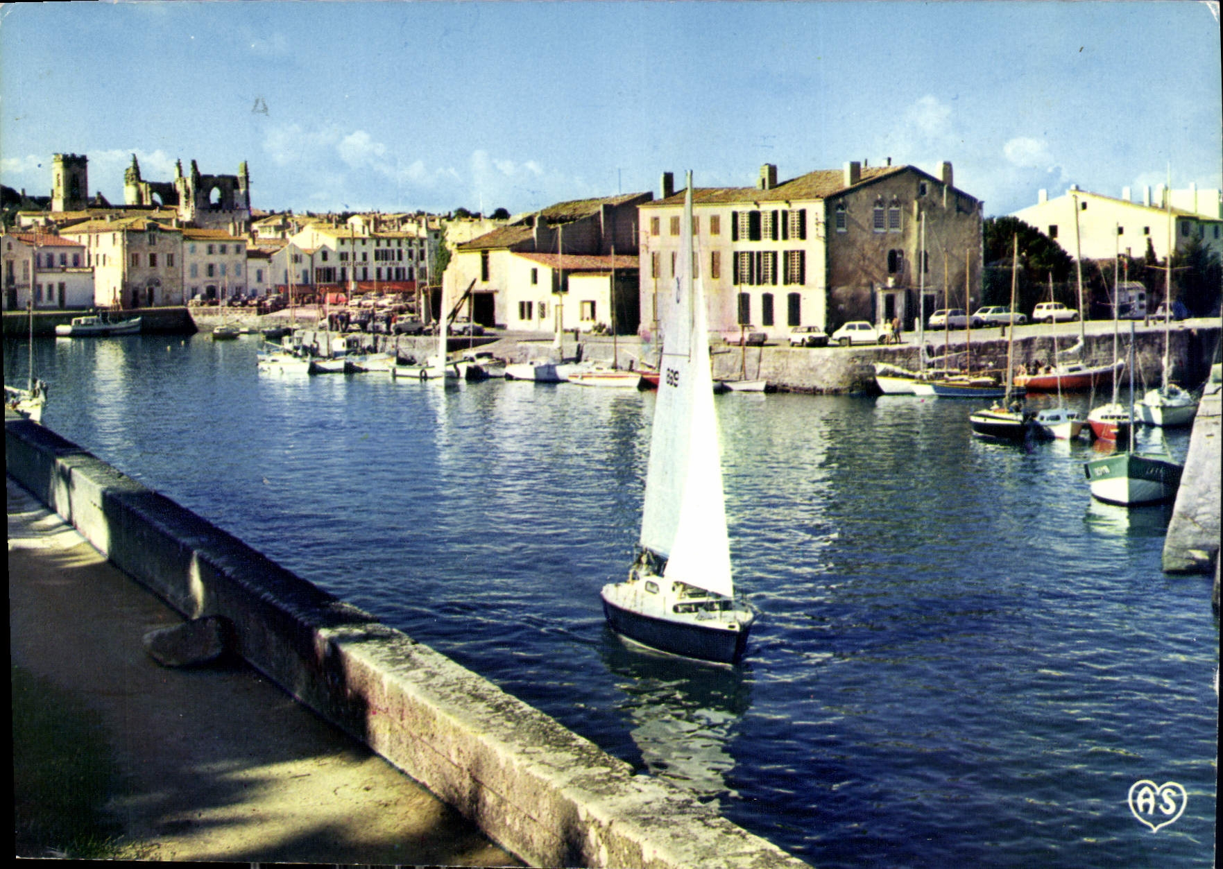 CPM Ile De Re Ch Mme 17 Saint Martin Yacht sortant du Port 