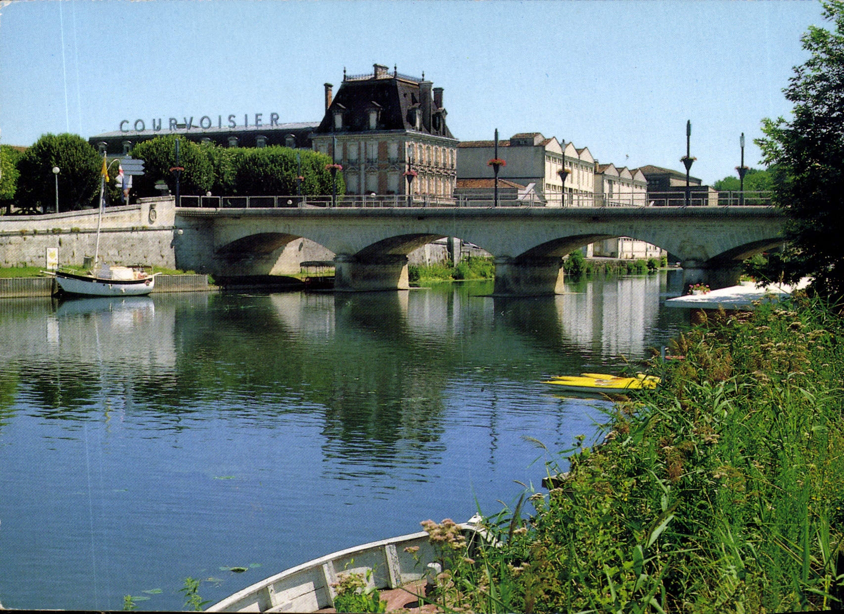 CPM Jarnac Charente Le pont sur la Charente