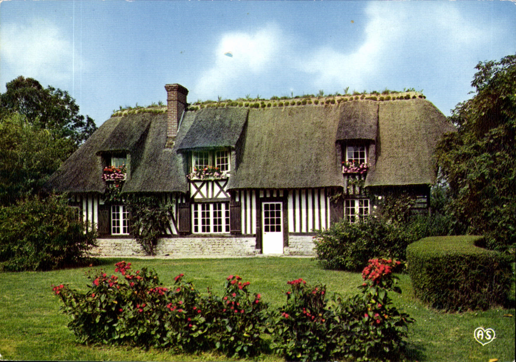 CPM Chaumiere Normande 