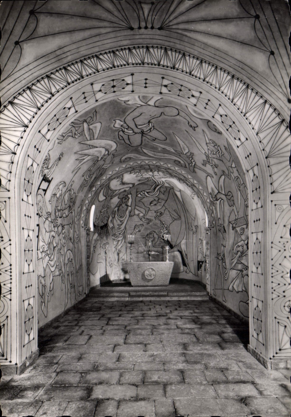 CPM Chapelle Saint Pierre de Villefranche sur Mer offerte aux pecheurs de Villefranche Beaulieu et S