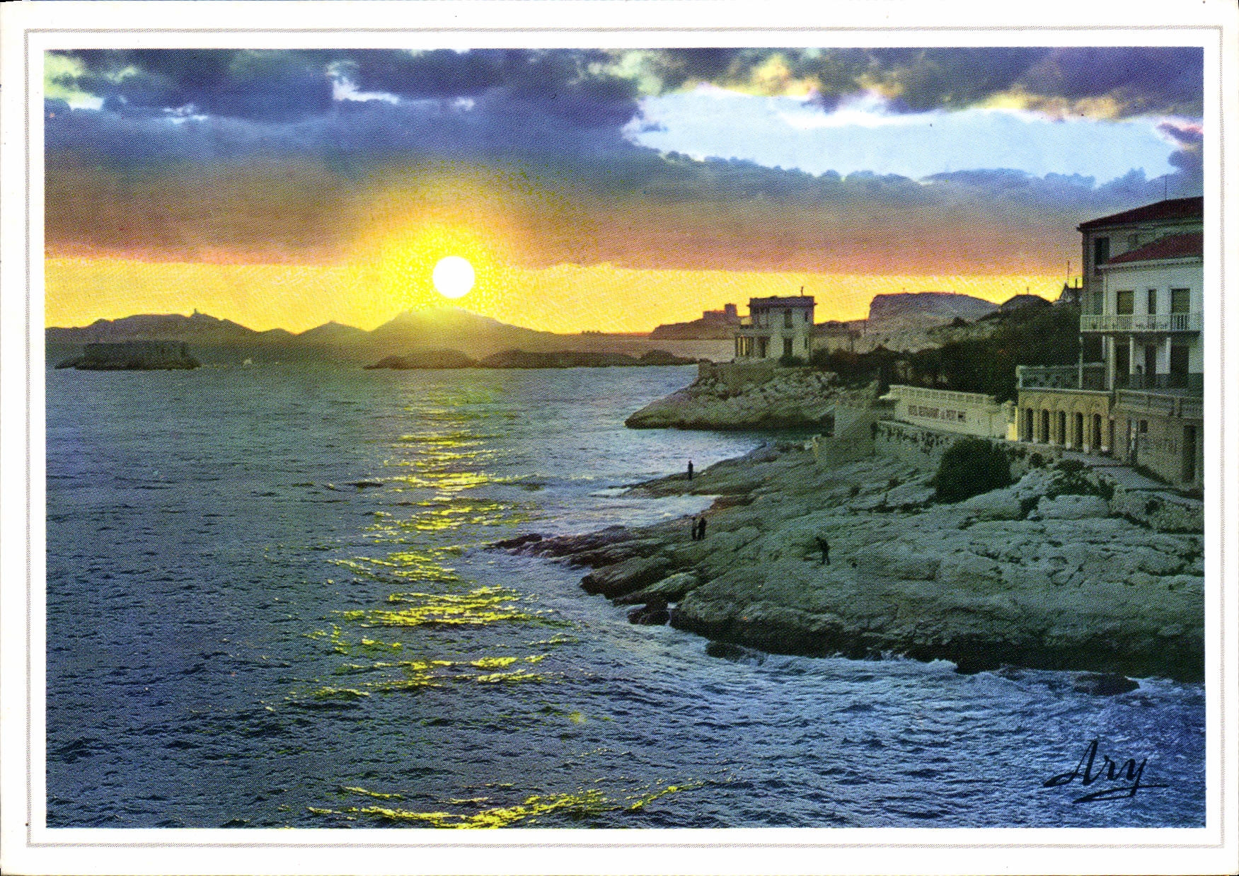 CPM Marseille Promenade de la Corniche Un coucher de soleil sur les Iles 
