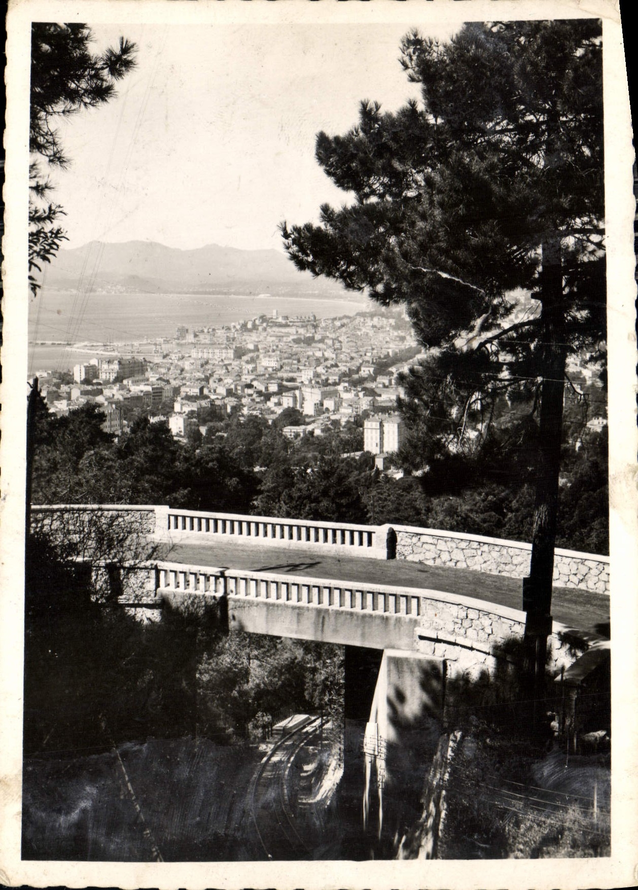 CPM La Cote d'Azur Cannes Vue prise de Super Cannes