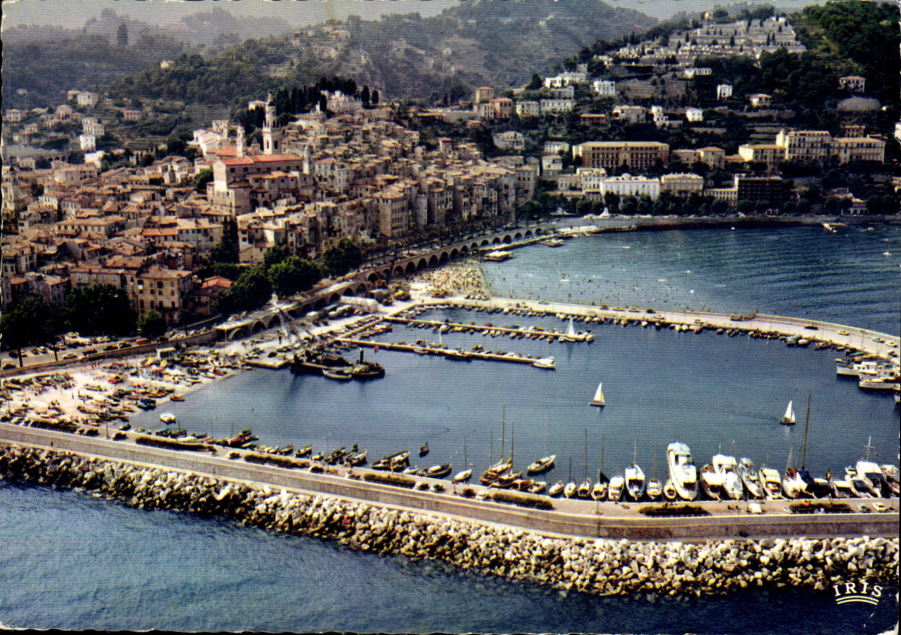 CPM Menton Vue aerienne sur le Port et la Vieille Ville