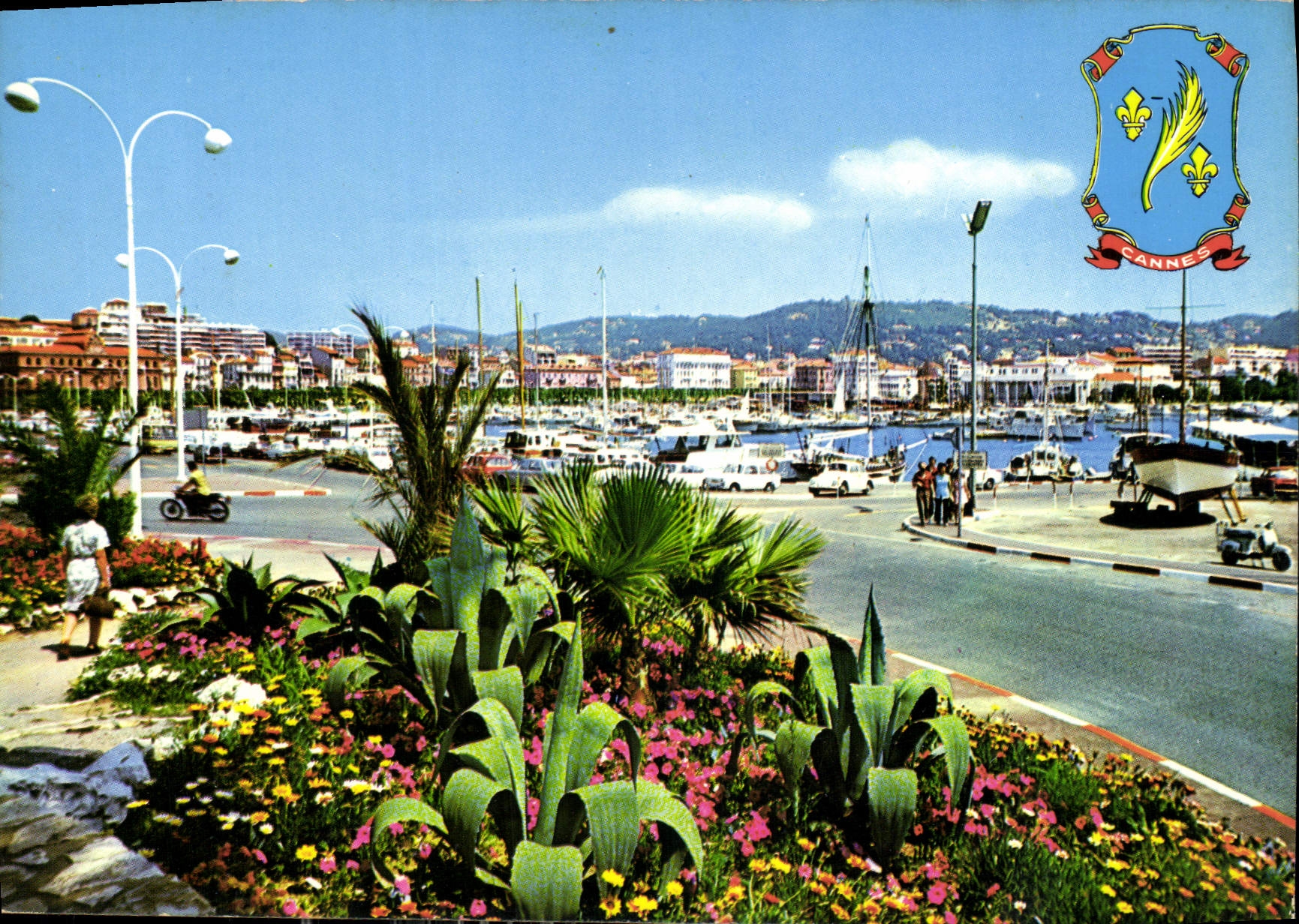 CPM Cannes Cote d'Azur Vue sur le Port 