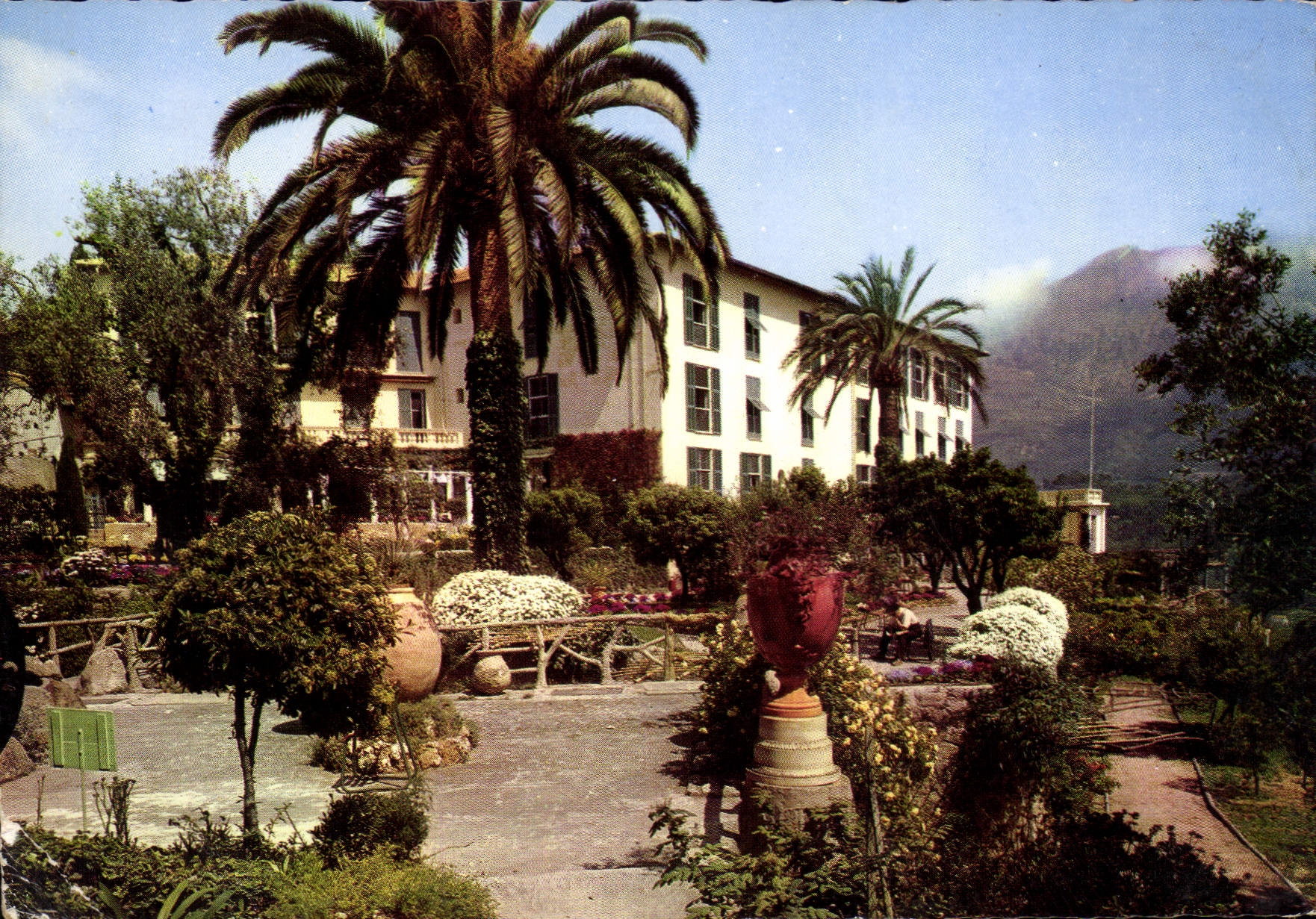 CPM Menton L'Annonciata Maison de Repos de la Caisse Centrale d'Activites Socailes du Personnel des