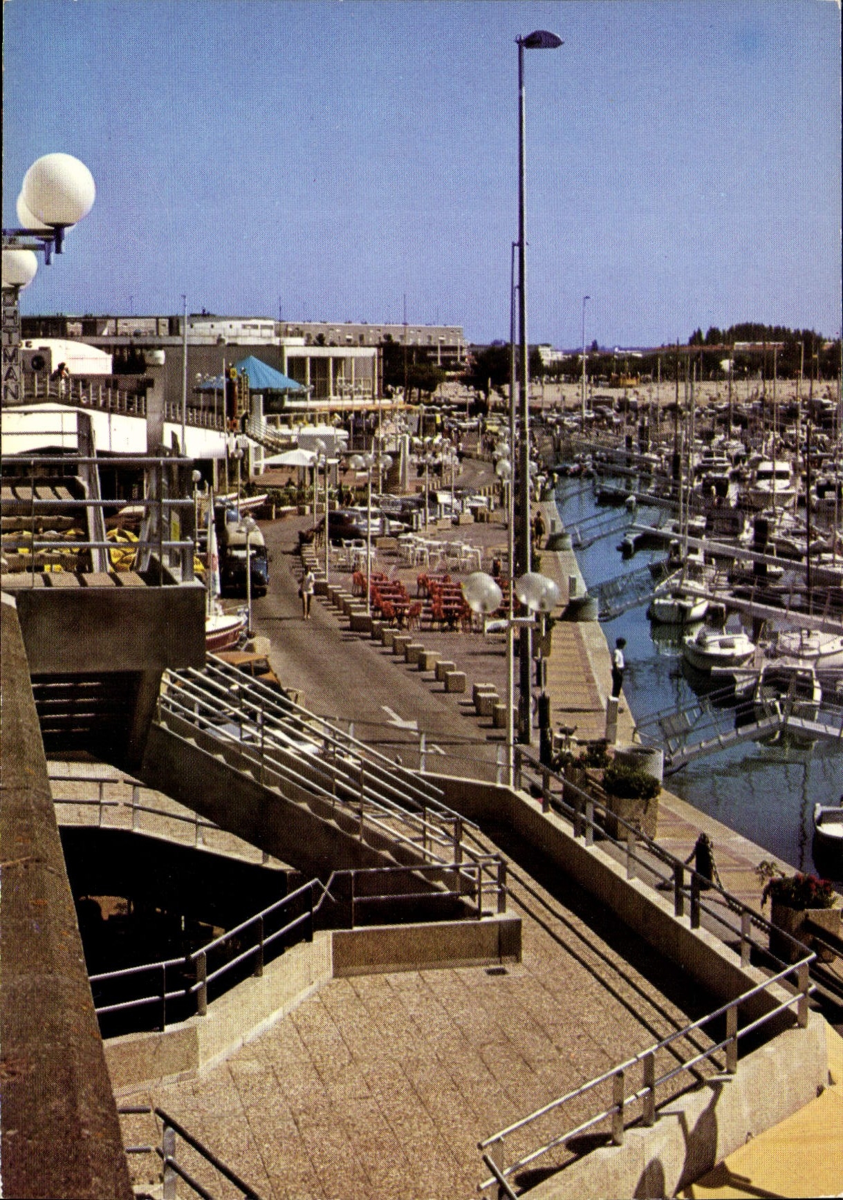 CPM Royan le nouveau quai du port de plaisance 