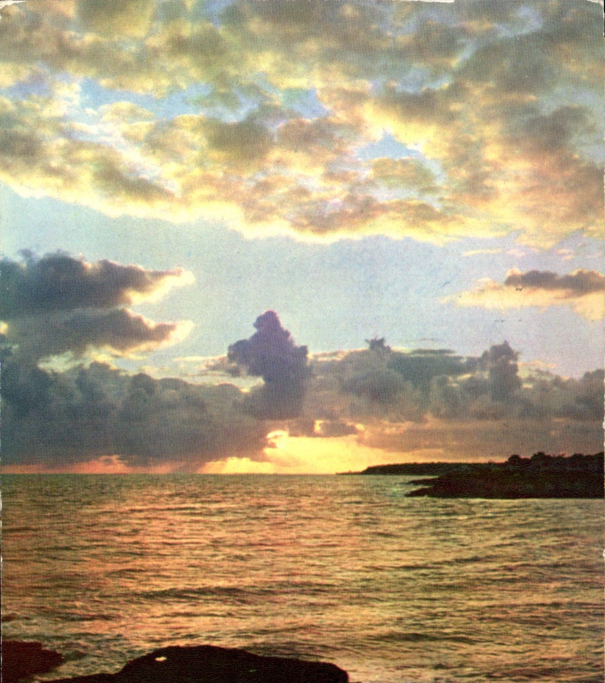 CPM Coucher de soleil sur la Mer 