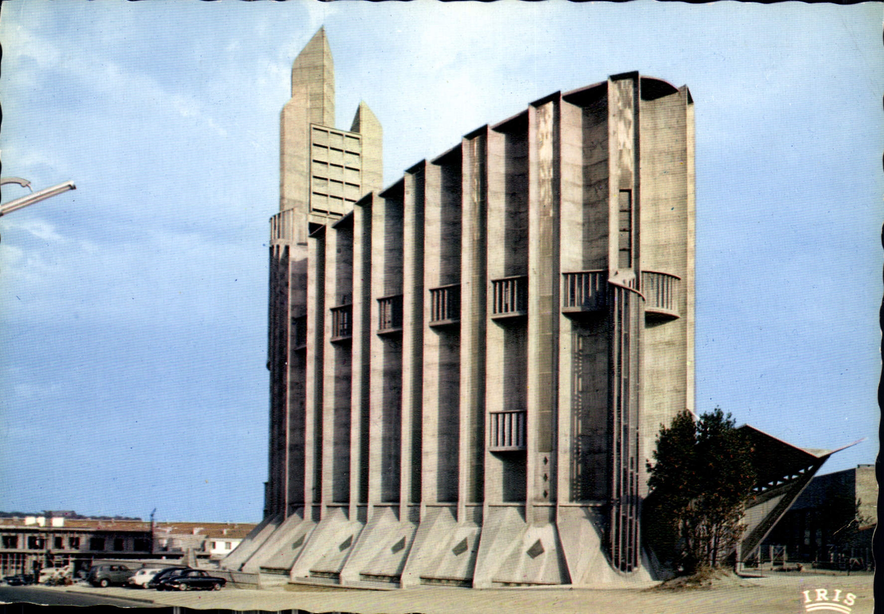 CPM Cote de Beaute Royan Charente Maritime L'Eglise Notre Dame
