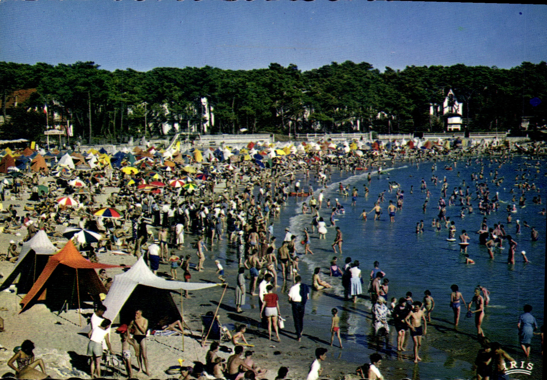 CPM Cote de Beaute La Plage de St Palais sur Mer a l'heure du bain