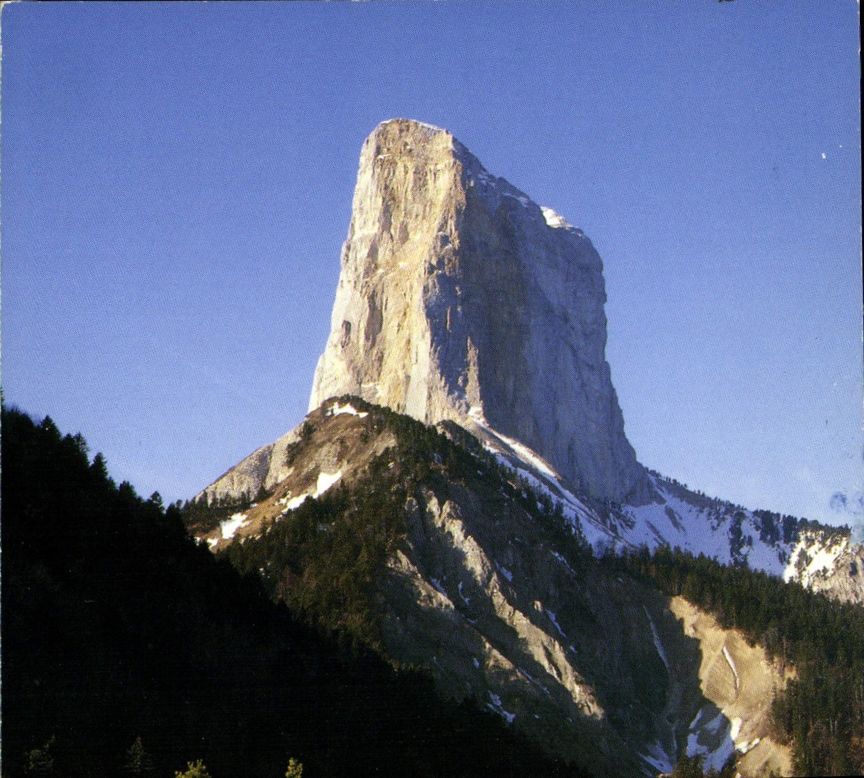 CPM Le Mont Aiguille Une des sept merveilles du Dauphine 
