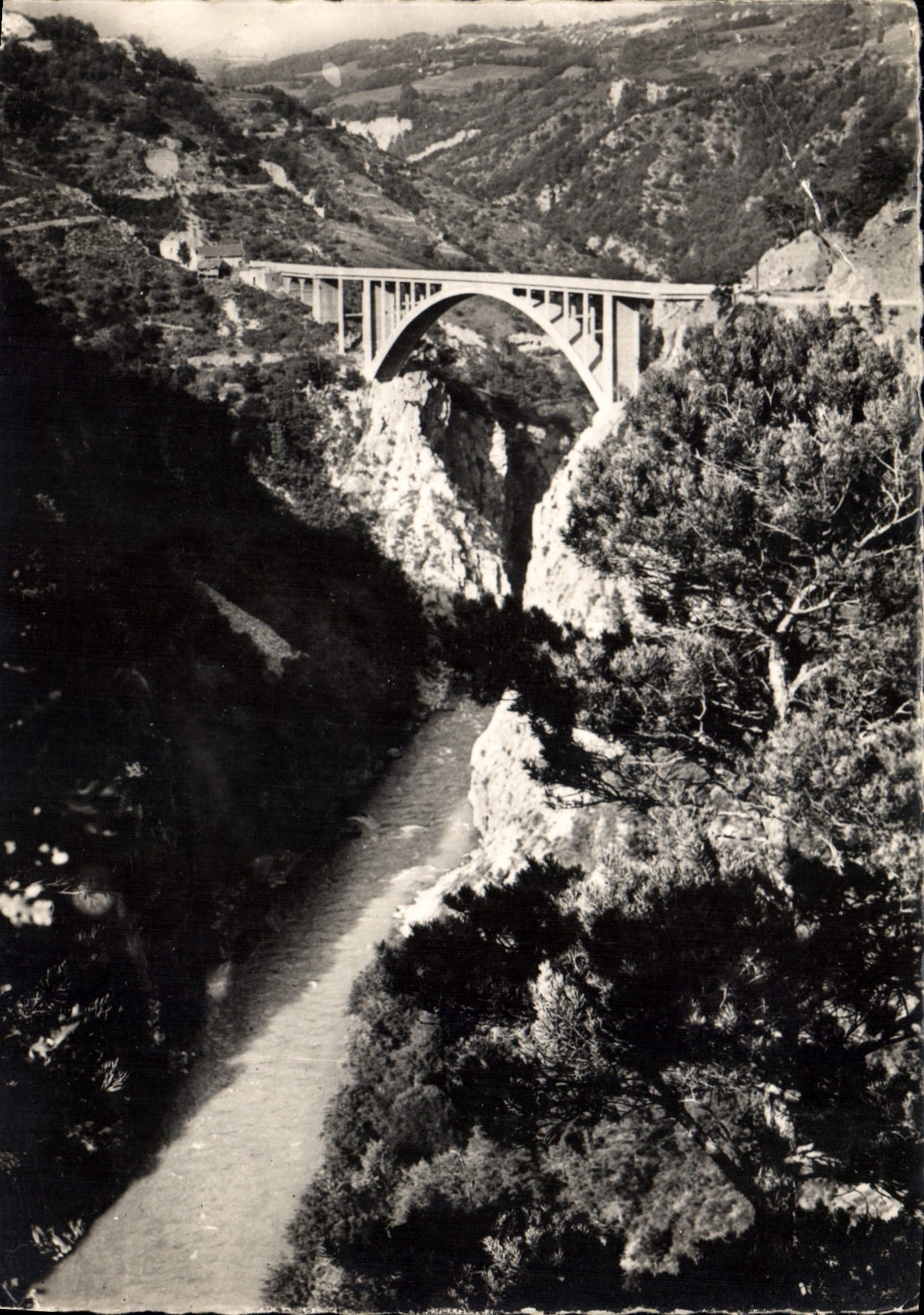 CPM Les Alpes Pittoresques Le Pont de Ponsonas domine le Drac de plus