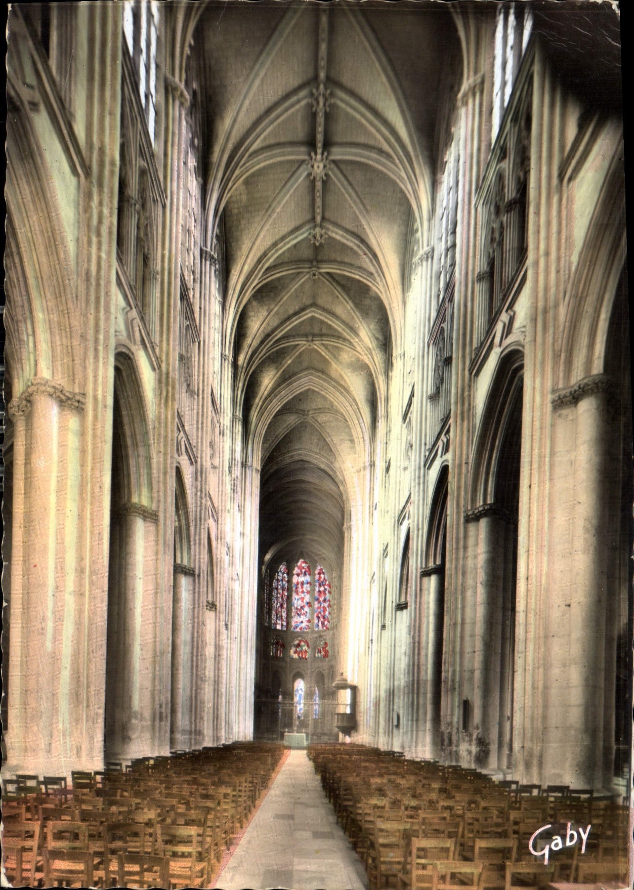 CPM Tours La Grande Nef de la Cathedrale Saint Gotien 