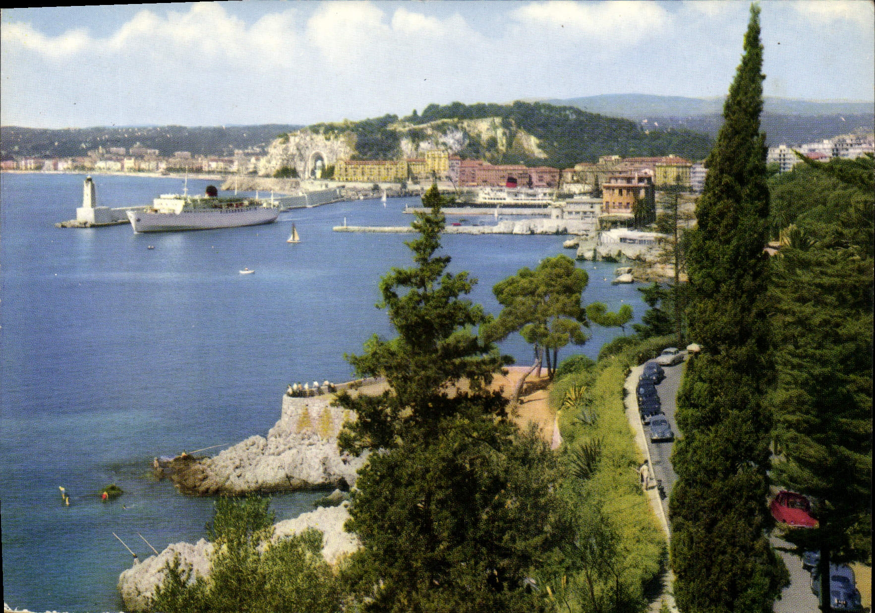 CPM Cote d'Azur Nice la Napoleon Sortant du Port
