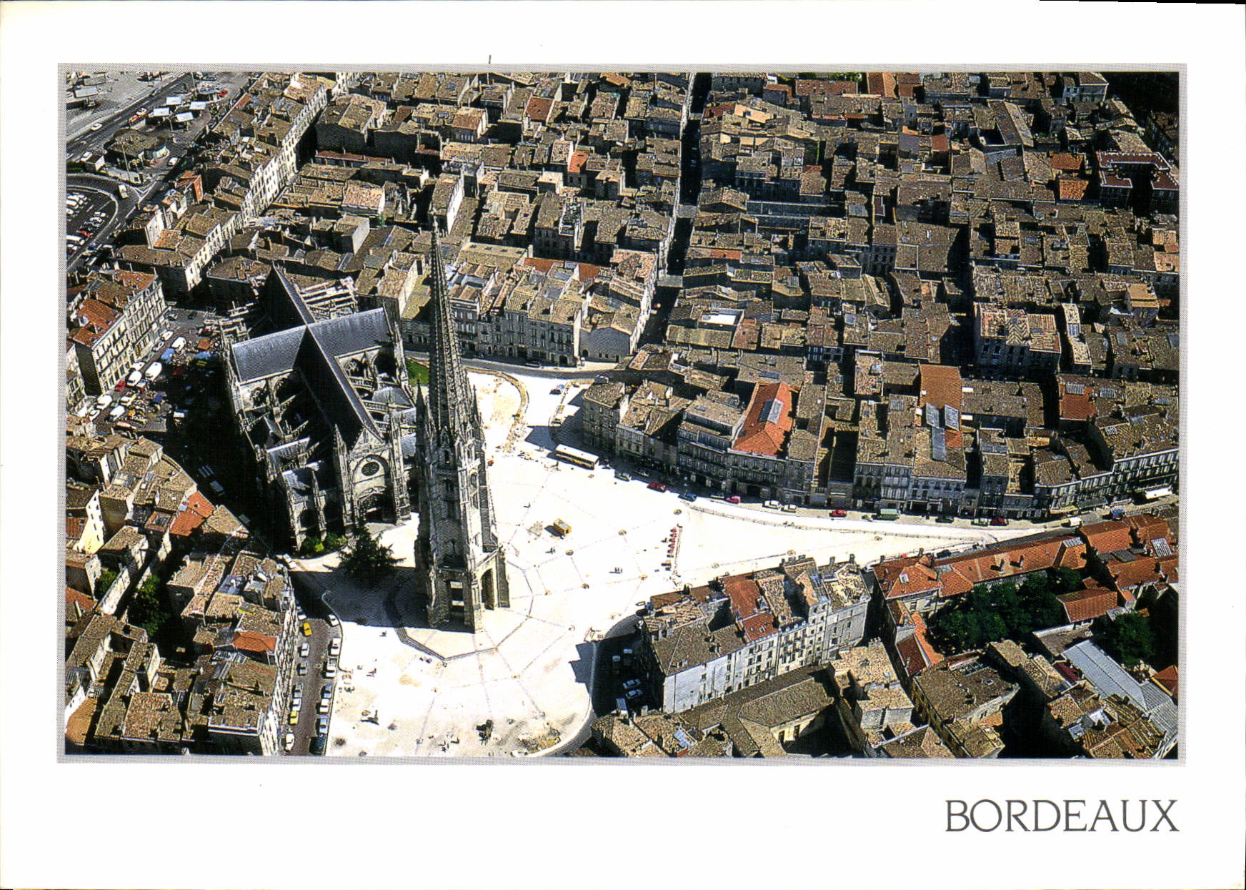 CPM Bordeaux Gironde la fleche et l'eglise Saint Michel 