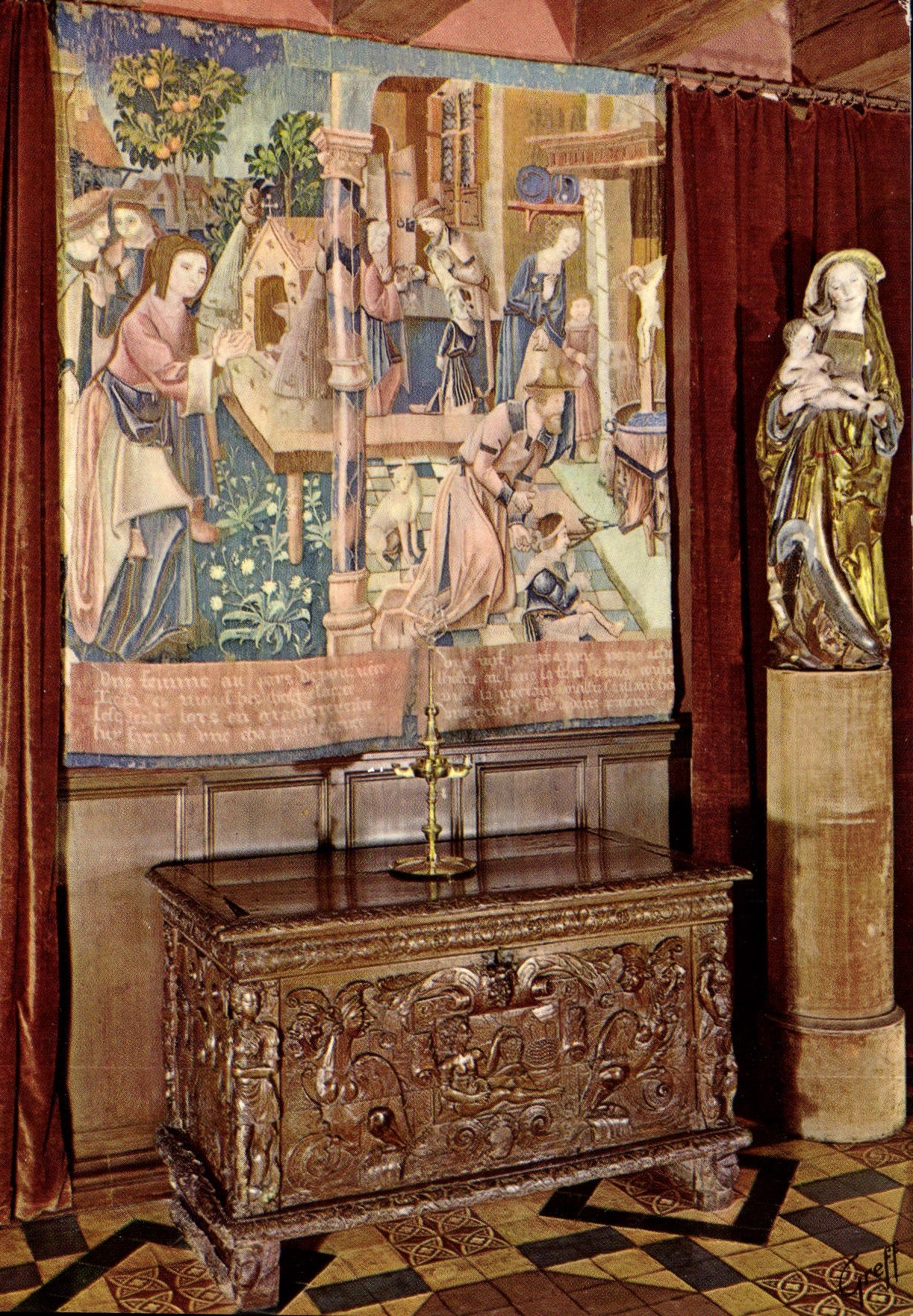 CPM En Touraine le Chateau de Langeais Indre et Loire Tapisserie du XVI S Isabelle de la Jaille Mira