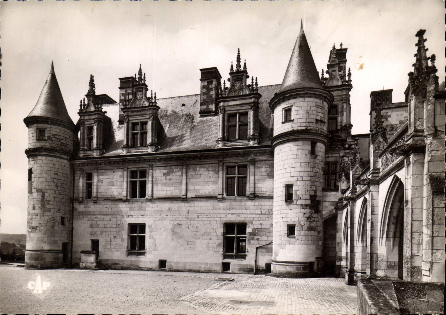 CPM Amboise le Chateau Aile Louis XII 