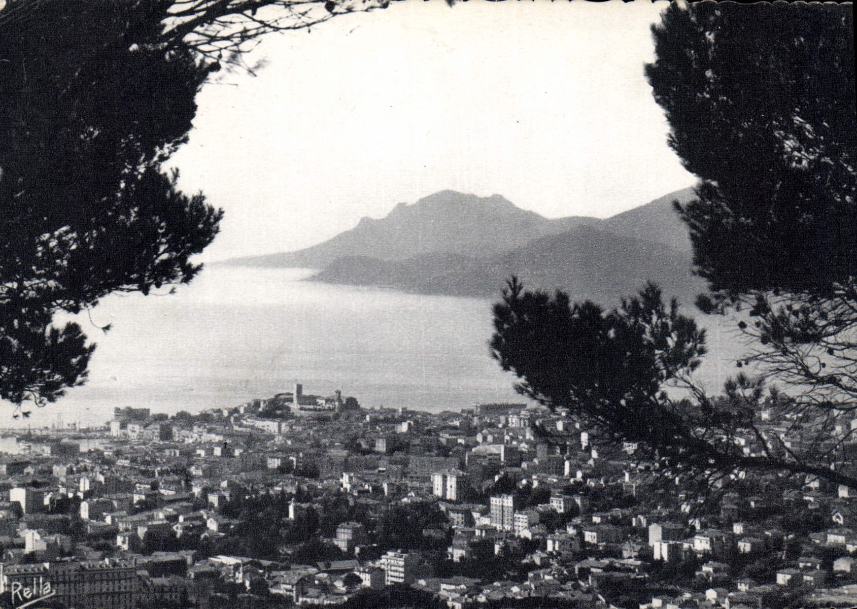 CPM La Cote d'Azur Cannes et l'Esterel vus de Super Cannes 