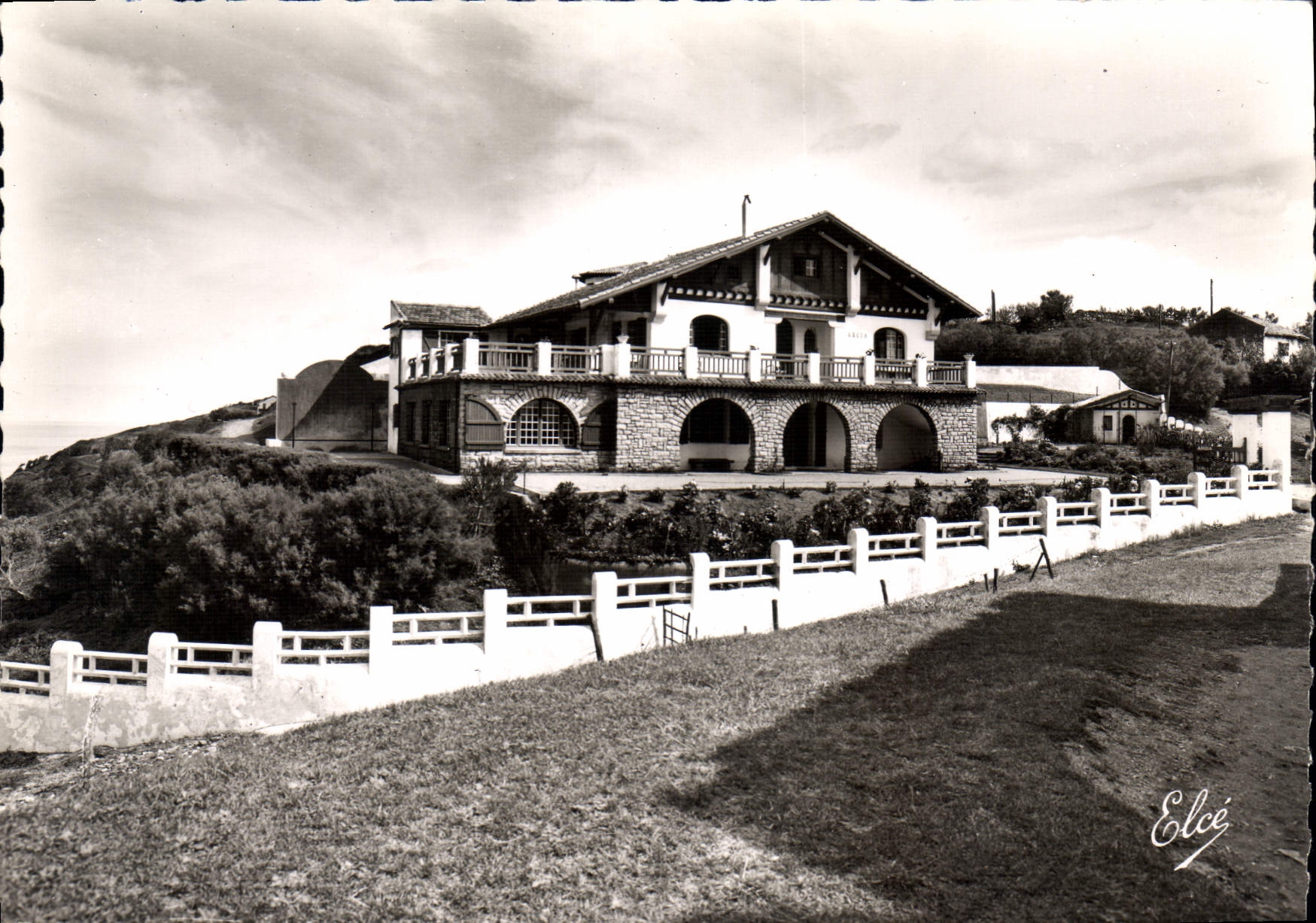 CPM Pays Basque Villa Basque sur la Cote