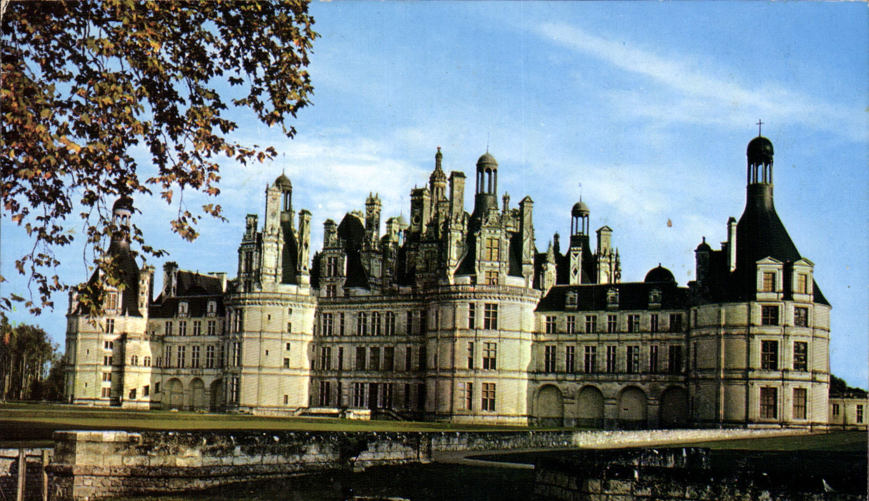 CPM Les Chateaux de la Loire Chambord Loir et Cher Construit par Francois Ier c'est le plus grand de