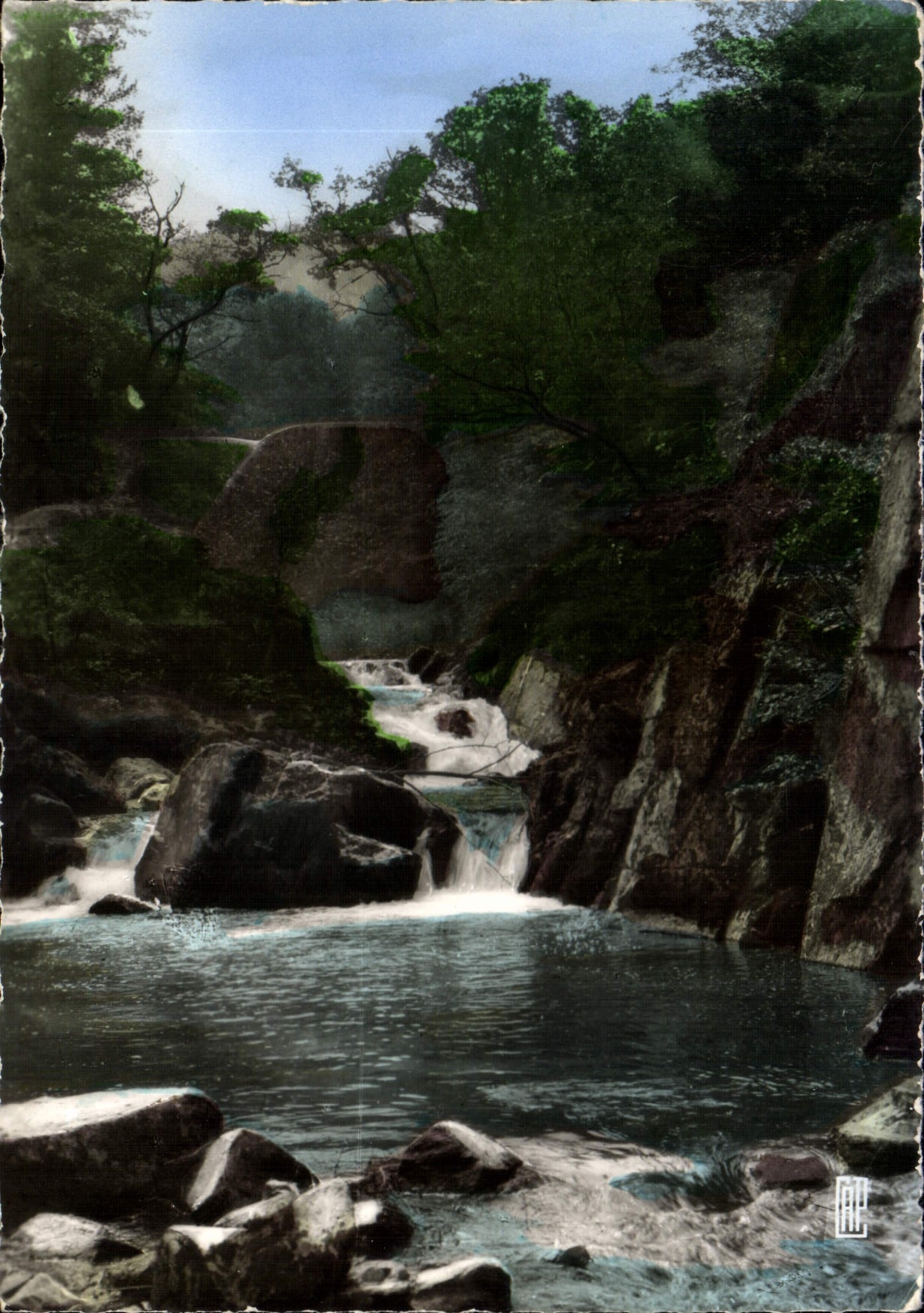 CPM L'Ardoisiere pres Vichy la cascade 