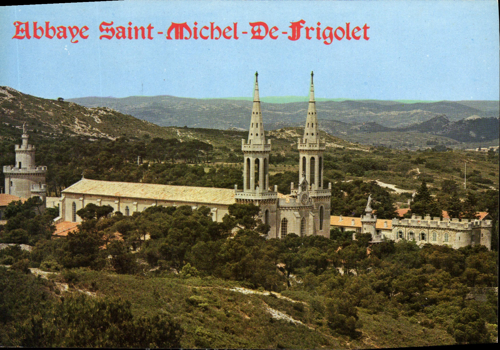 CPM Tarascon et ses environs l'Abbaye de St Michel de frigolet occupee par les Premontres et le sieg