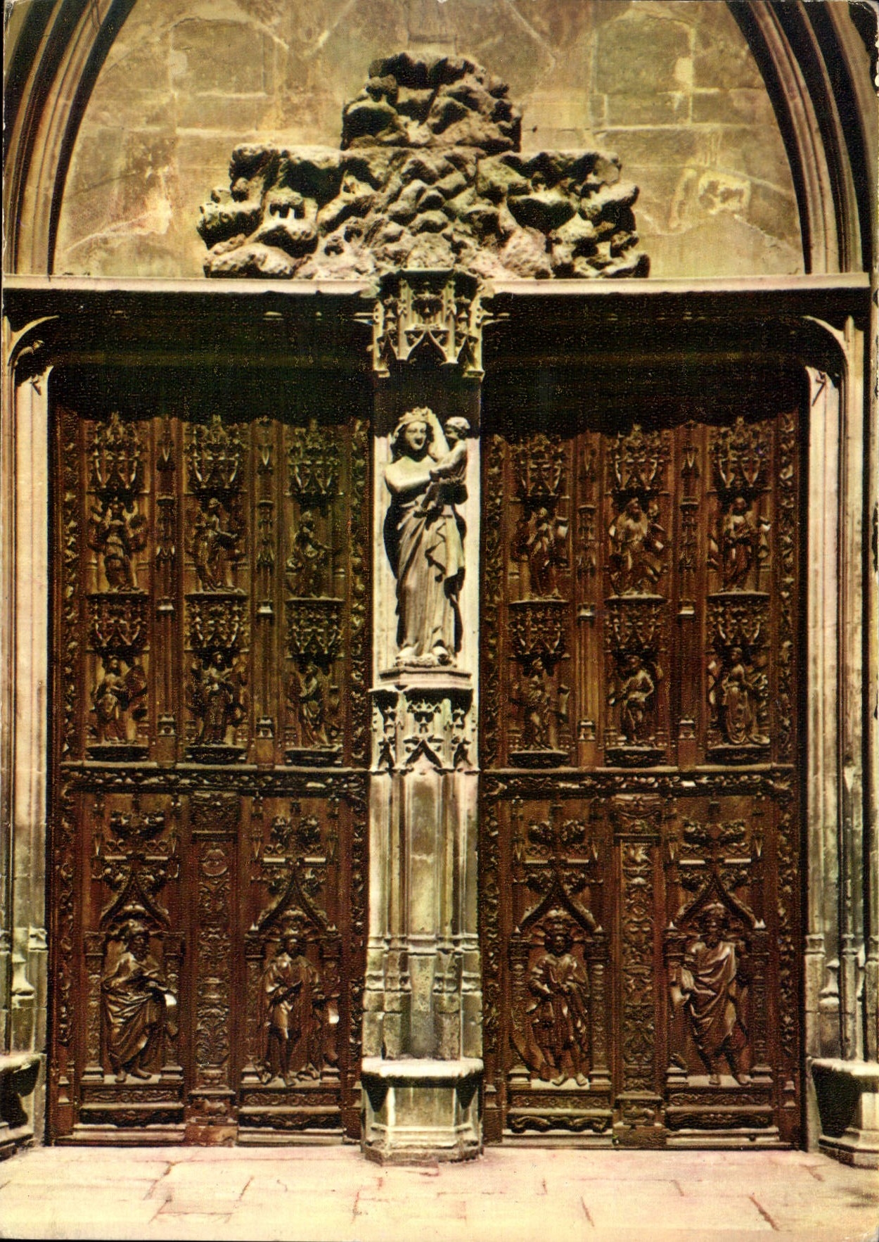 CPM La Cite du roy Rene Aix en provence Bouches du Rhone Cathedrale Siant Sauveur 