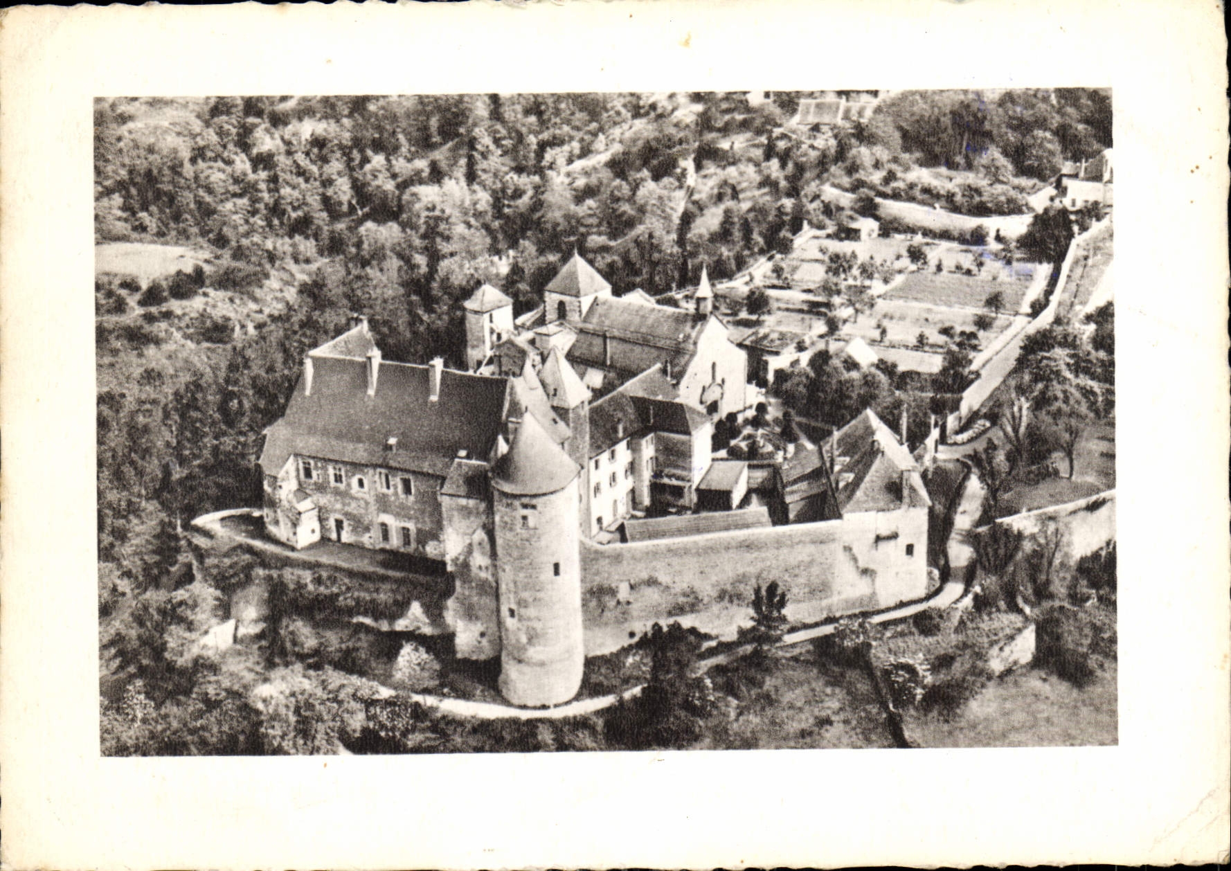 CPM Abbaye Saint Vincent de Chantelle Allier vue aerienne