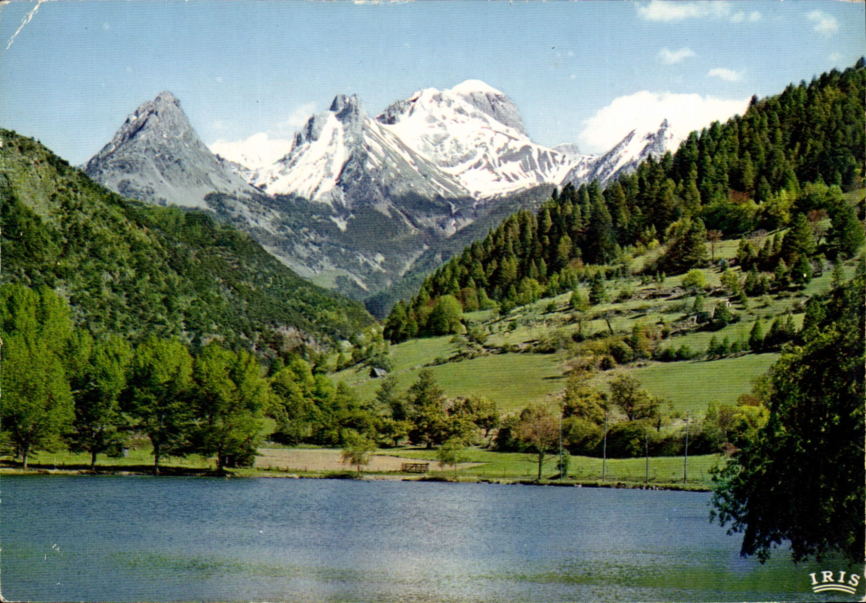 CPM Les Alpes le Lac du Lauzet B A au fond les Seolanes