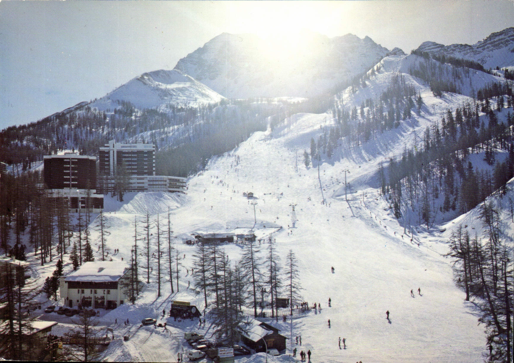 CPM Vars les claux Hautes Alpes la Station les Pistes de l'Ubac et des Escondus 