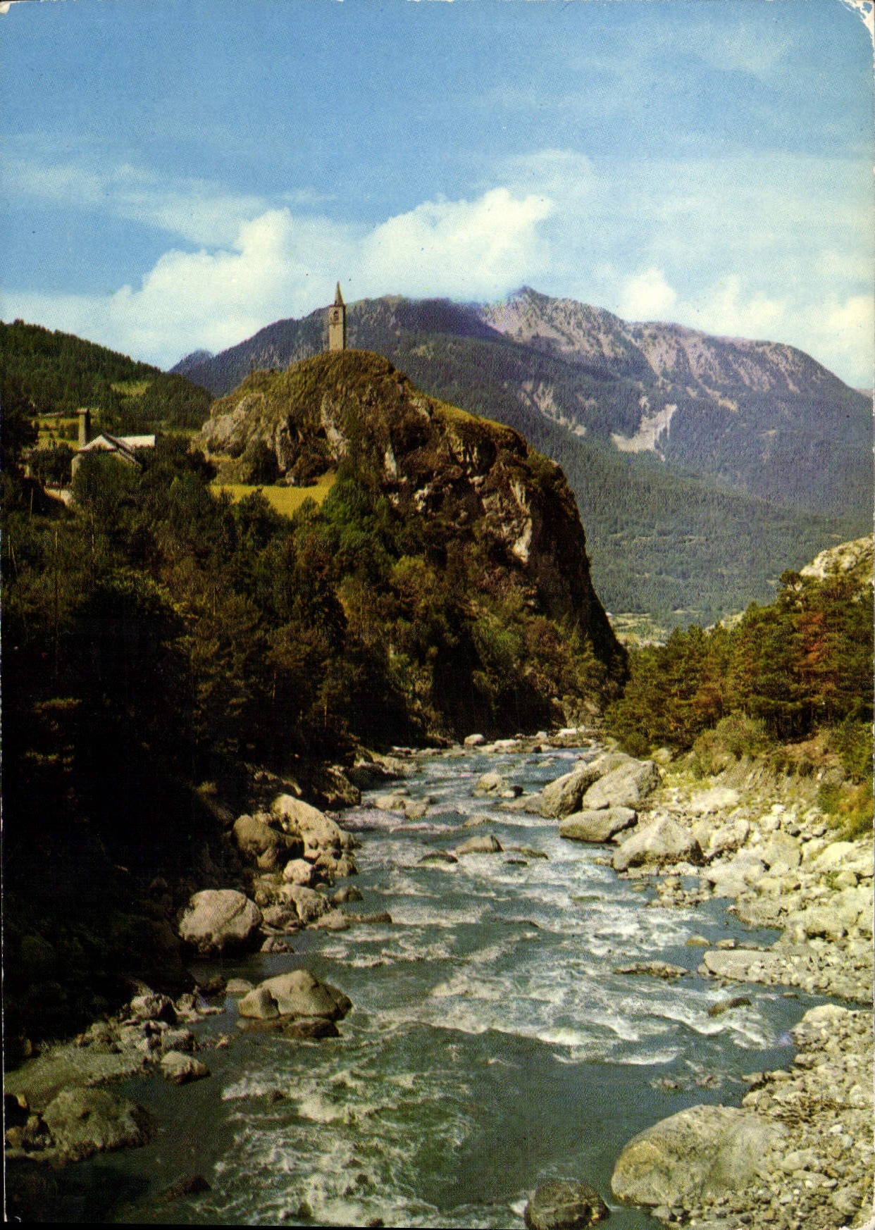 CPM Paysages de France Vallee de l'Ubaye Alpes de Haute Provence l'Eglise de Meolans dominant l'Ubay