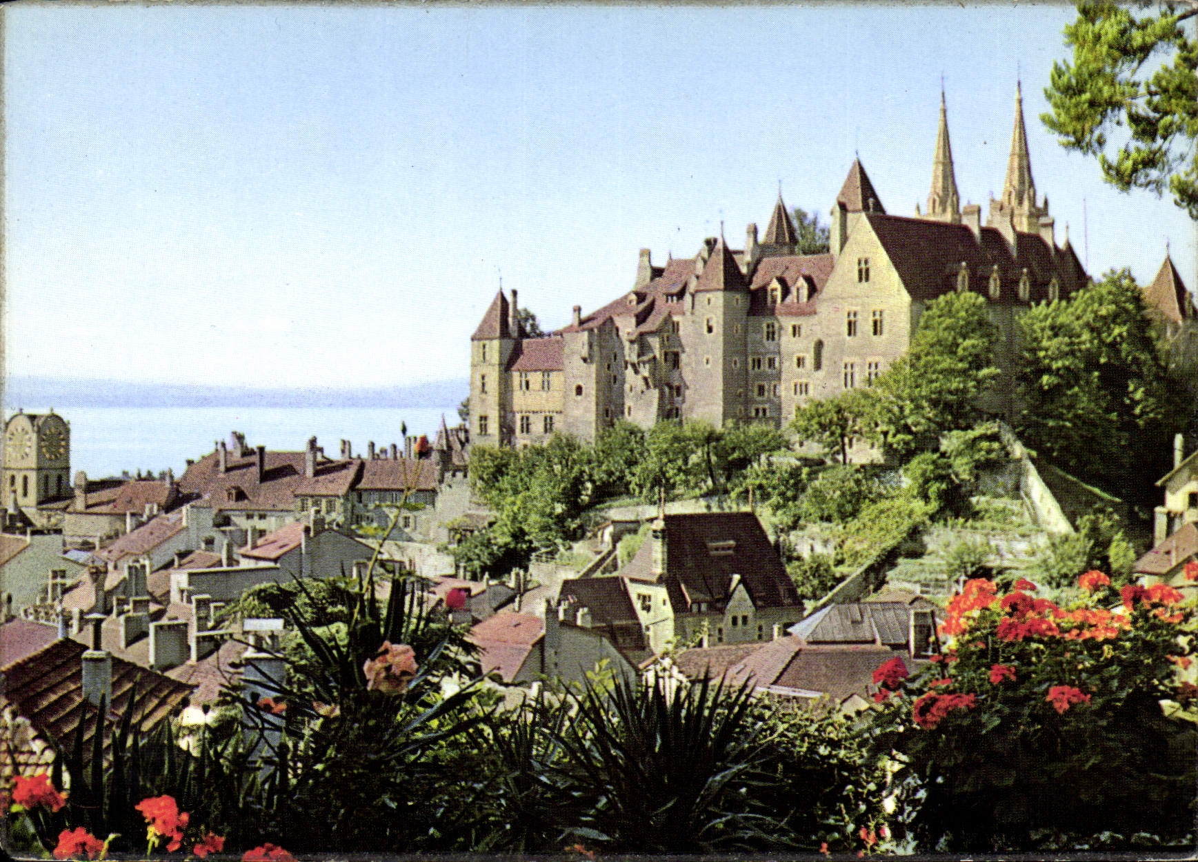 CPM Neuchatel la perle du Jura Suisse chateau vue generale