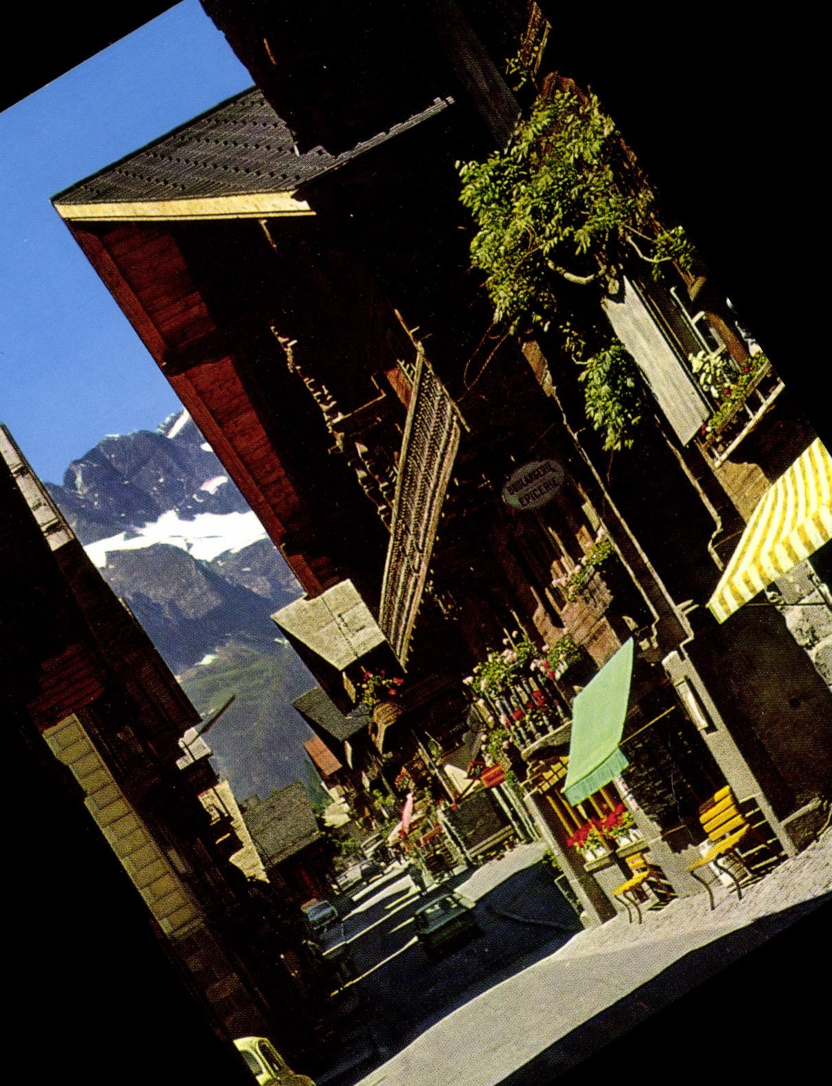 CPM Champery rue du village maisons typiques du Val d'Illiez