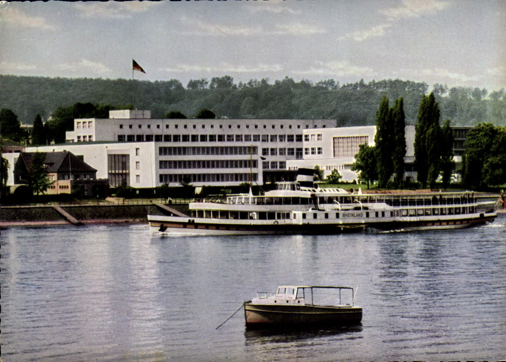 CPM Bonn Bundeshaus Bateau