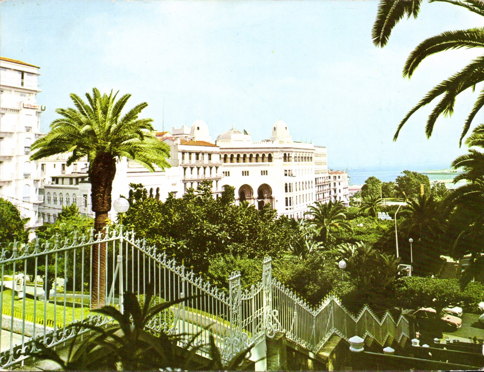 CPM Alger La Grande Poste 