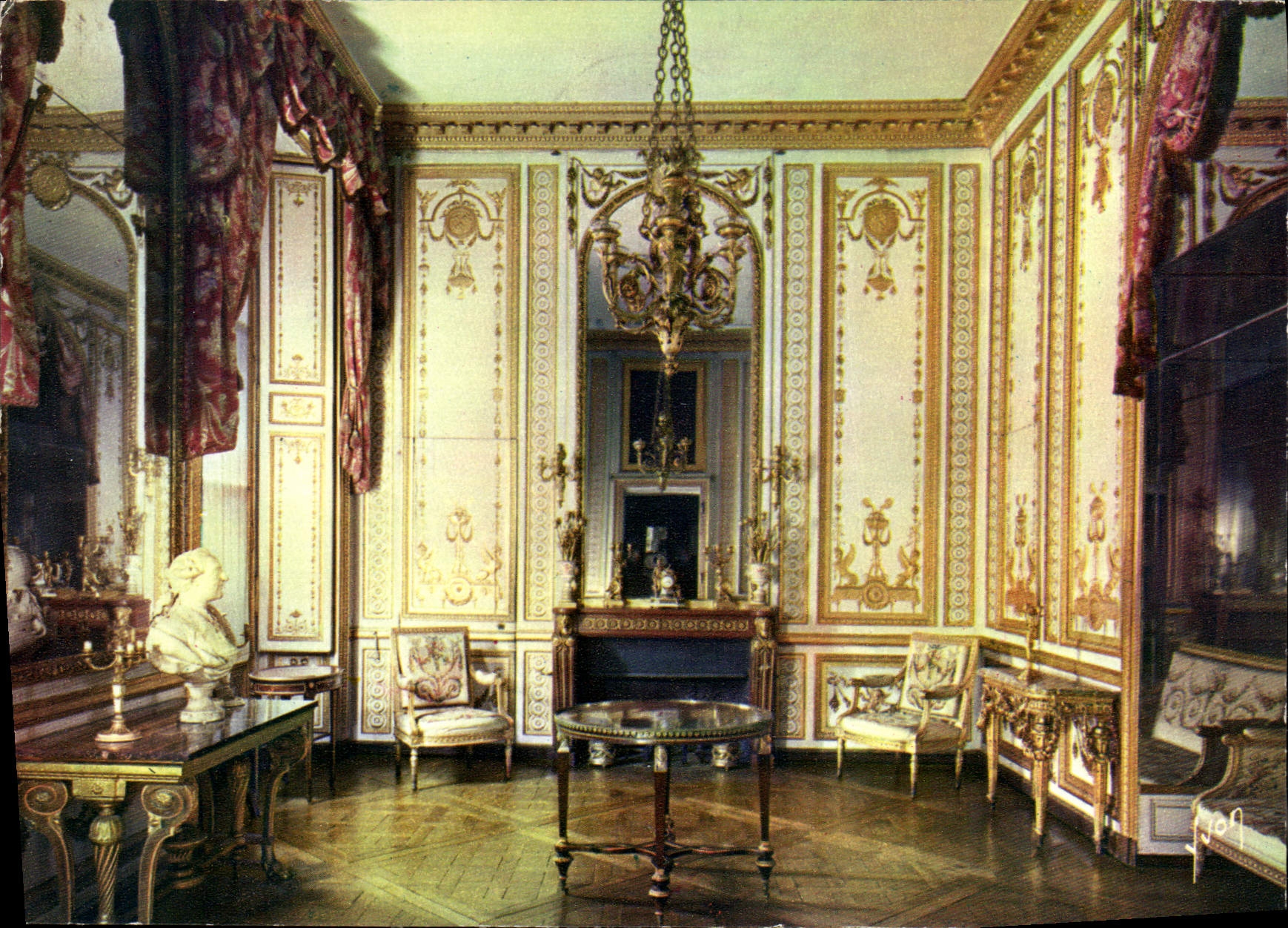 CPM Couleurs et Lumiere de France Chateau de Versailles S et O Salon des petits appartements de la R