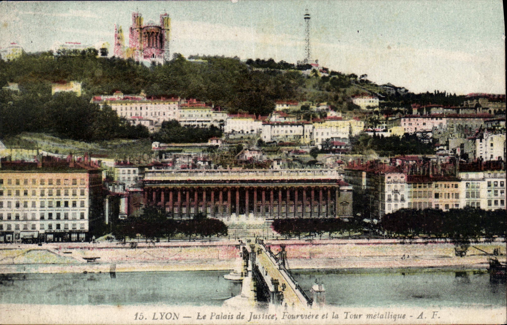 CPA Lyon Le Palais de Justice Fourviere et la Tour metallique