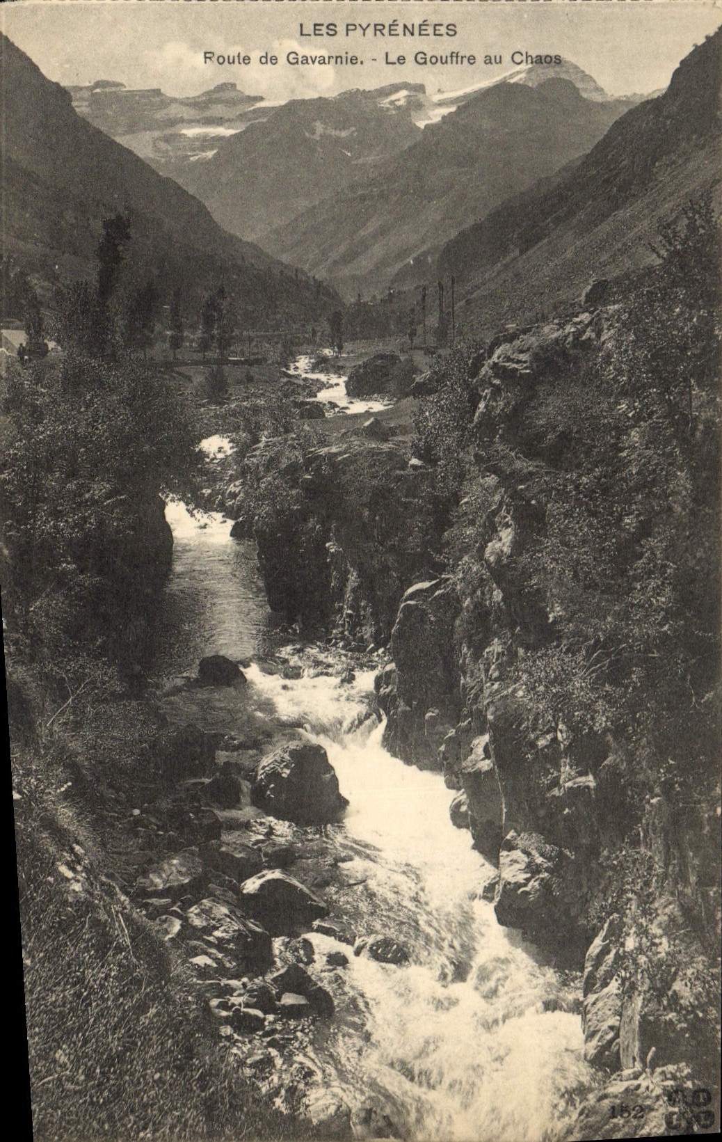 CPA Les Pyrenees Route de Gavarnie le Gouffre au Chacs 